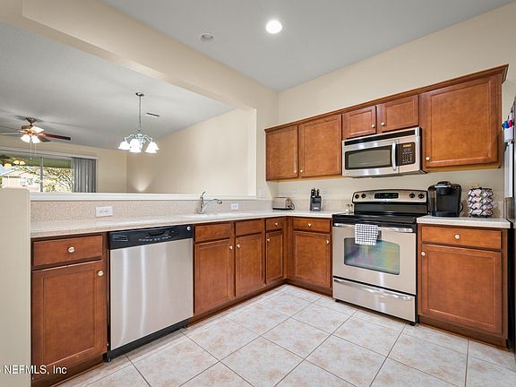 5th image of 13406 ENGLISH PEAK Court