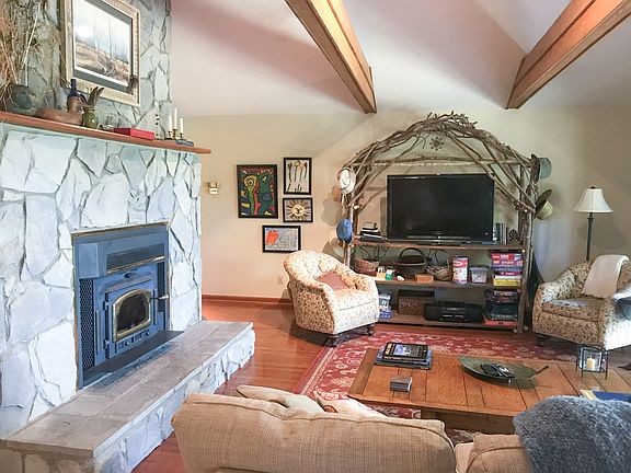 5th image of 235 Walnut Dr