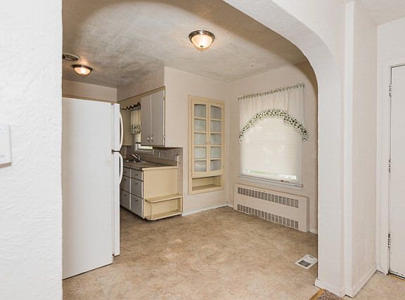 5th image of 888 North Blvd