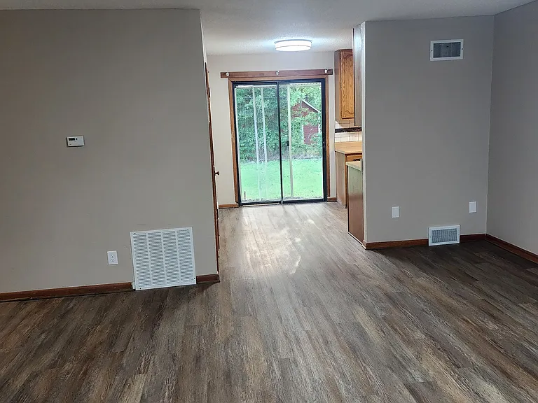 3031 S Volutsia Ave — Photo 7
