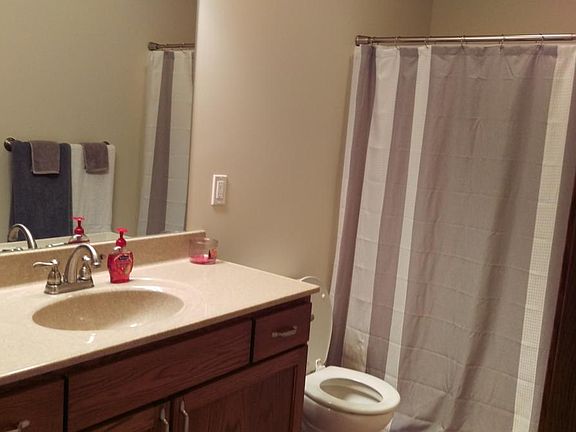 3rd image of 416 Highland Grove Dr
