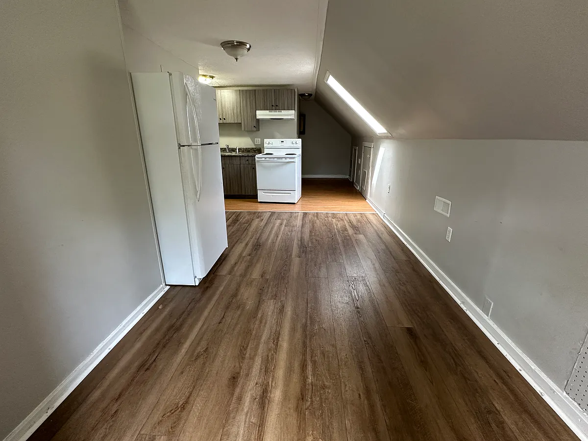 Building Photo - 549 Valley St #B2