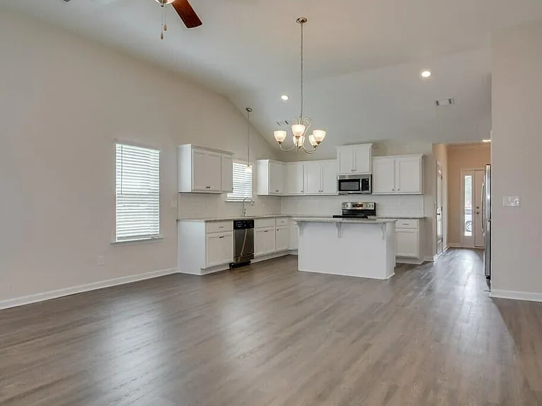 427 Amesbury Dr — Photo 23