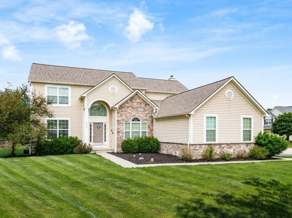 3012 Coltsbridge Dr, Lewis Center, OH 43035