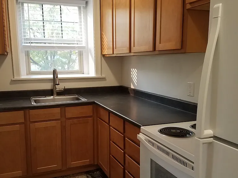 Capitol Building Apartments — Photo 8