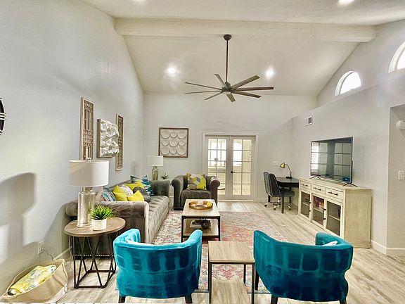 Great room with office desk and chair