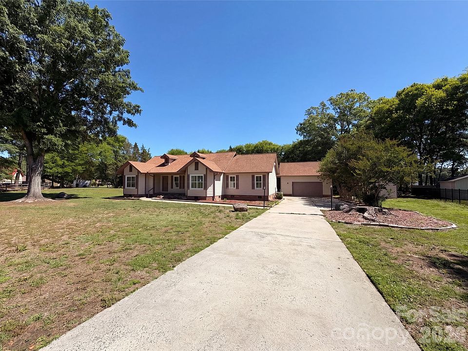 1st image of 8400 Chestnut Oak Ct