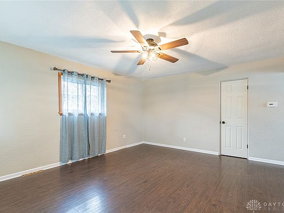 4th image of 1145 Devon Ave