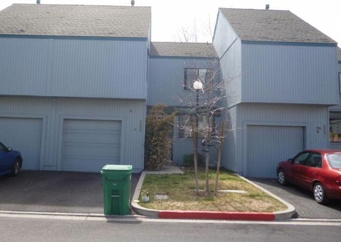 1st image of 2223 Ash Ave