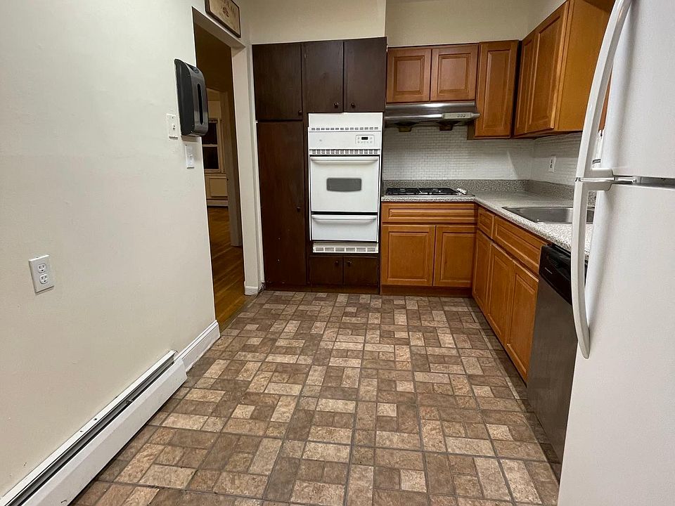 1st image of 14402 38th Ave #3