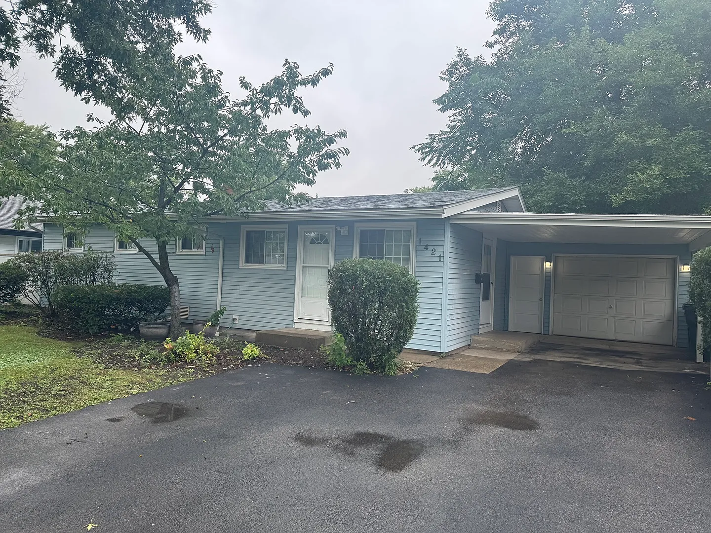 3 bed, 1049 sqft, $3,200 — Photo 2