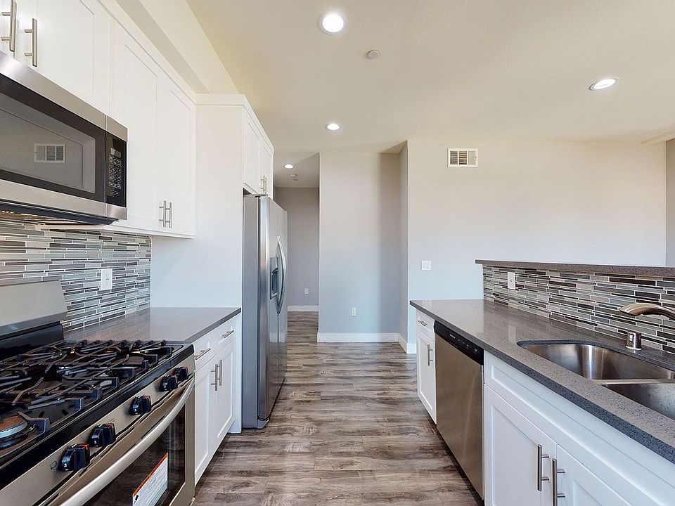 1st image of 3117 Raymond Ave #2