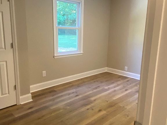 4th image of 415 Byerly Rd