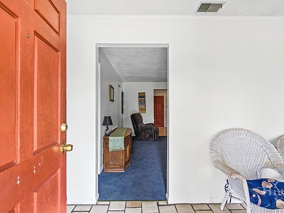 5th image of 1130 W 49th St