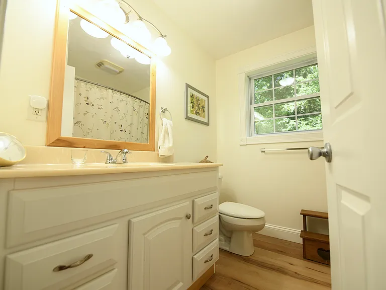 54 Lakeside Dr — Photo 18