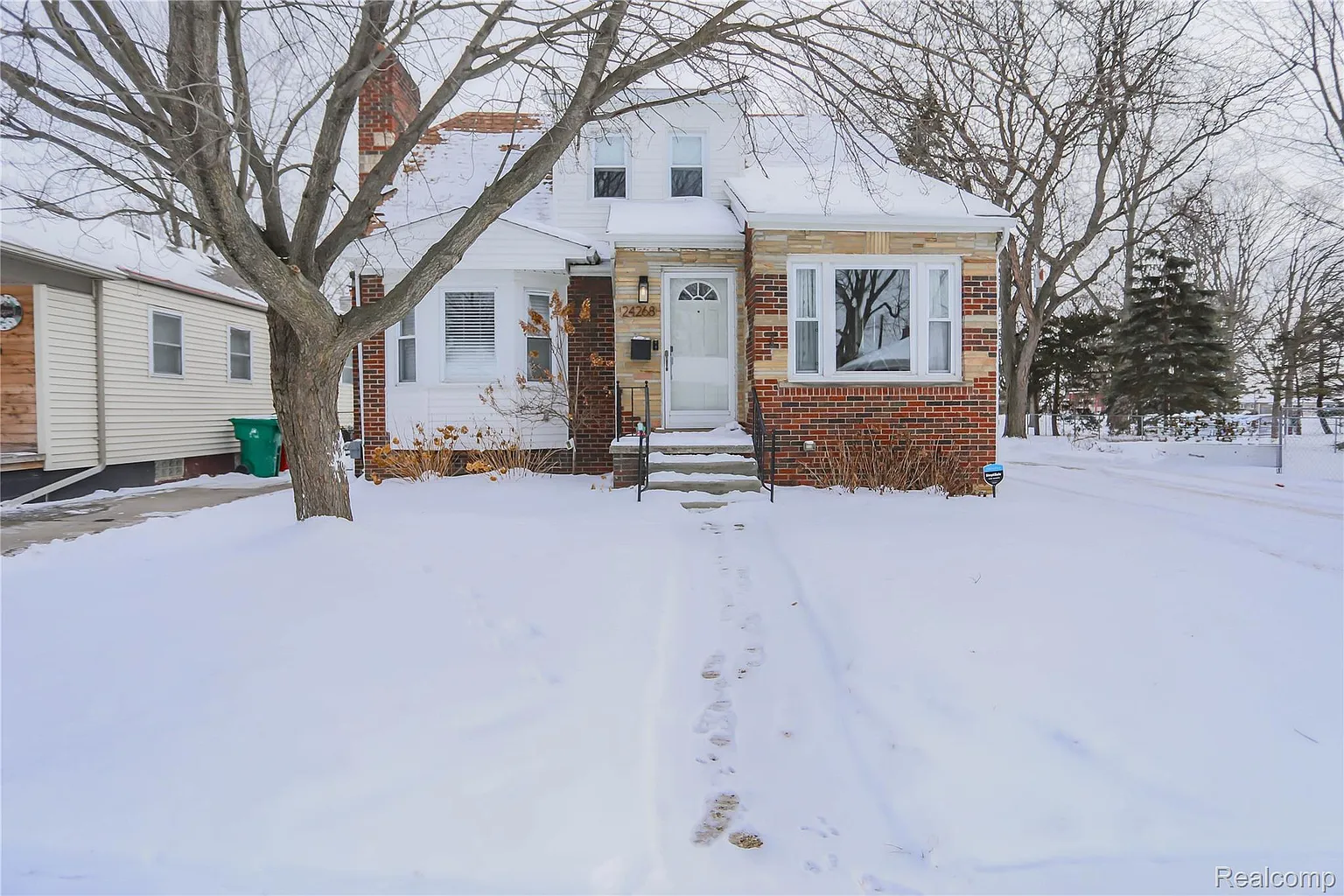 24268 Brittany Ave photo 1