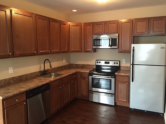 5th image of 3634 Blaine Ave