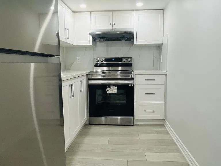 71 Aspermont Cres #BASEMENT — Photo 3
