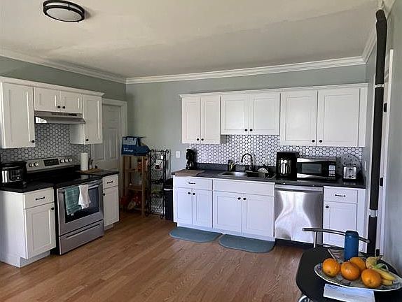 4th image of 104 Glenwood St