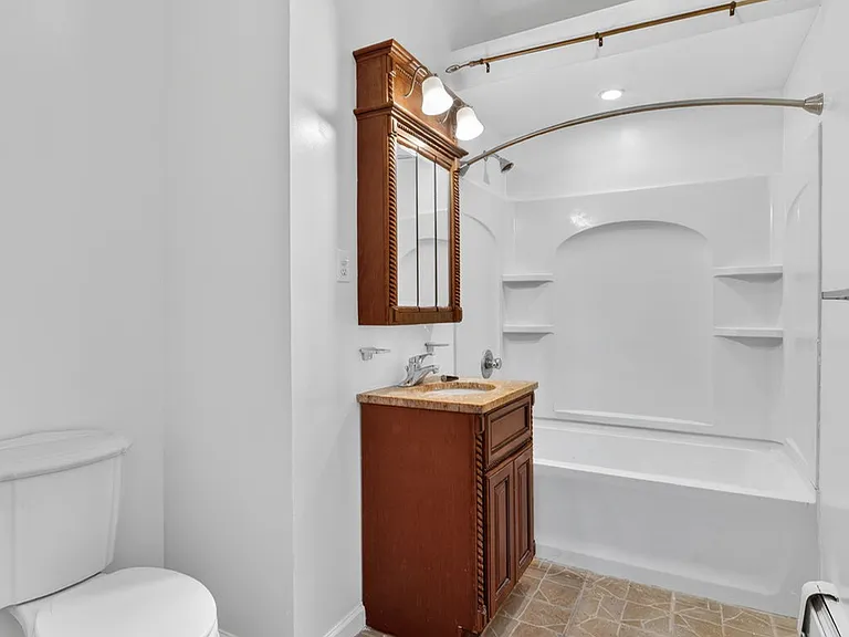40 Maple St #4 — Photo 13
