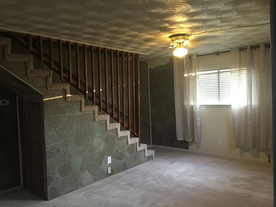 Family Room & Stairs