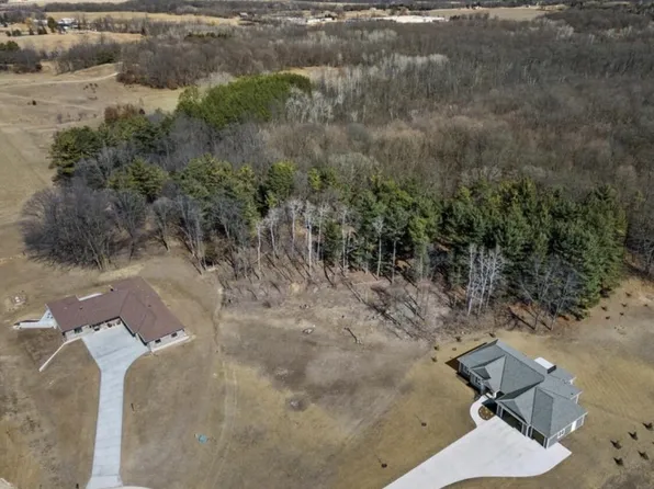 5788 THULL COURT, West Bend, WI 53095