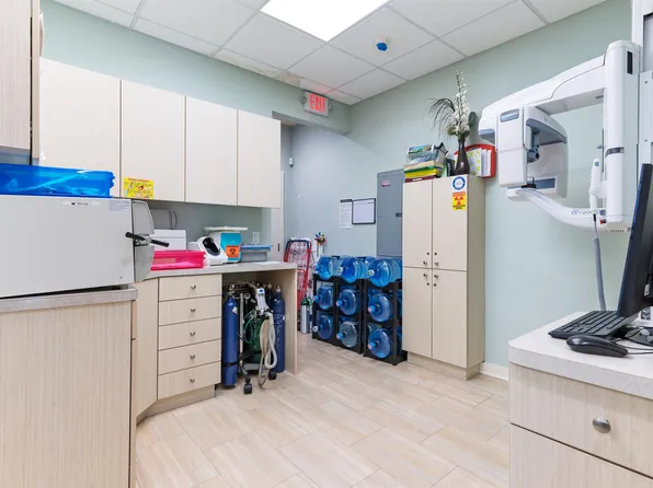 200 Bloomfield Street image 13 of 16