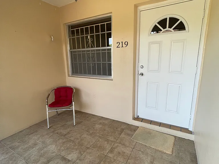 421 NE 1st St #219 — Photo 10