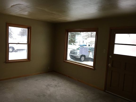 3rd image of 925 S Lombardy Dr