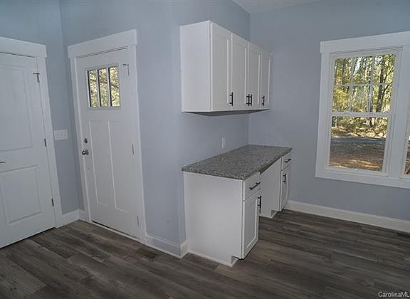 4th image of 410 Primrose Dr