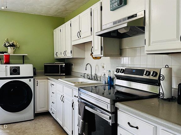 4th image of 810 E King St