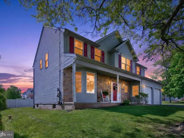 4 E Summit Ave, Ave, PA 18969