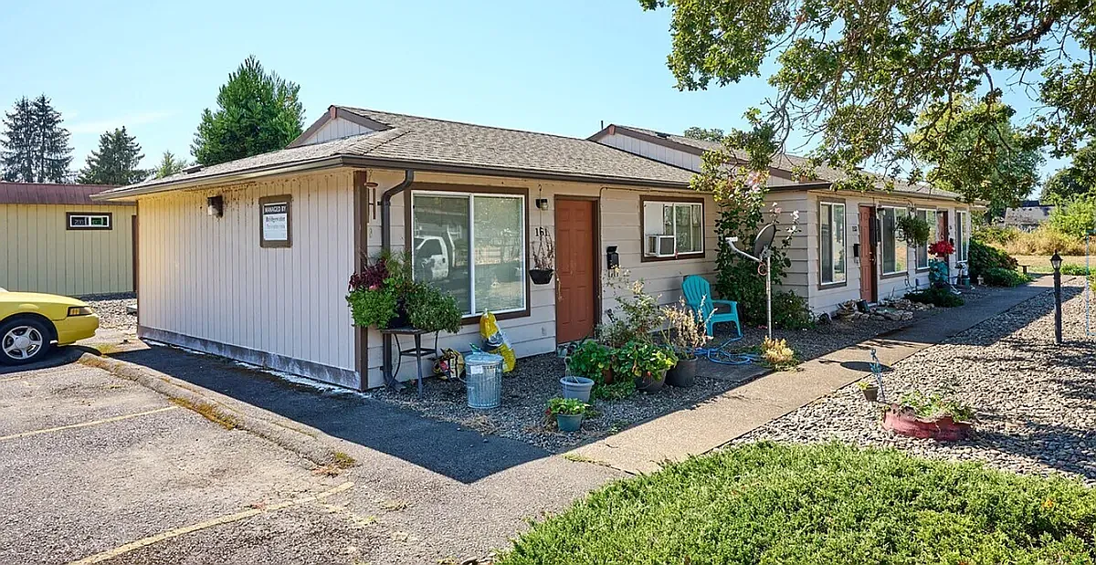 540-Oakvilla — Photo 2