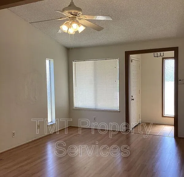 7847 Orchard Woods Cir — Photo 5