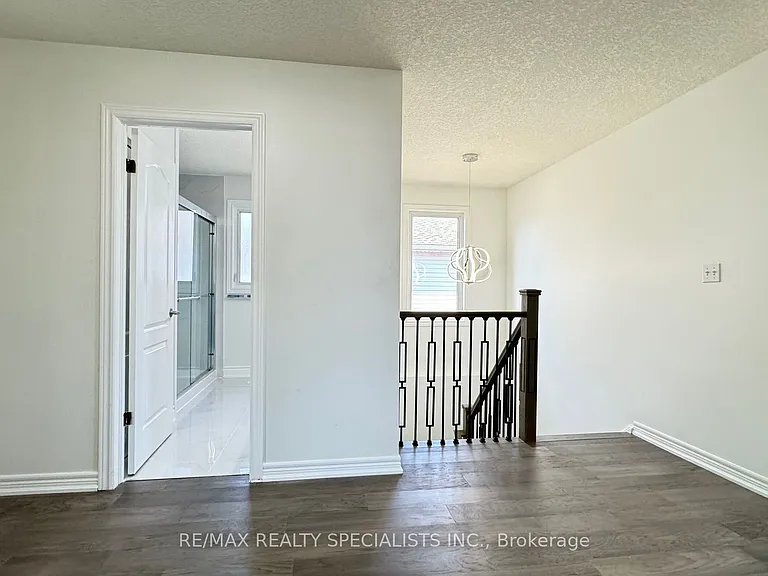 505 Bridlewreath Ct #UPPER LVL — Photo 32