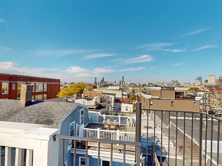 214 W 7th St #2L — Photo 23