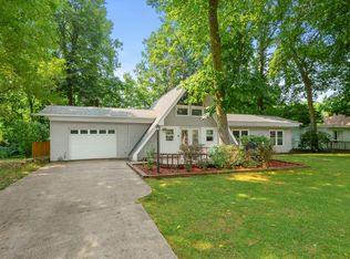 1900 Derfla Dr, Saint Joseph, MI 49085