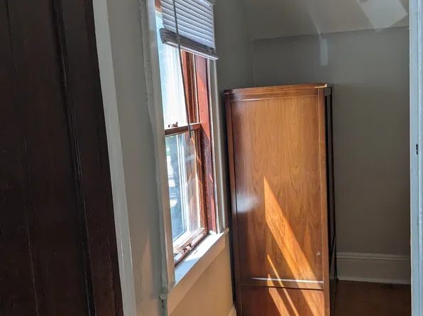 (undisclosed Address), Milwaukee, WI 53207