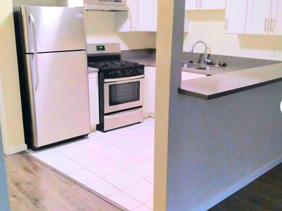 3rd image of 3533 Keystone Ave #1815
