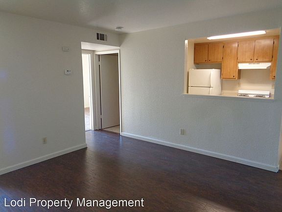 4th image of 511 Almond Dr APT 19
