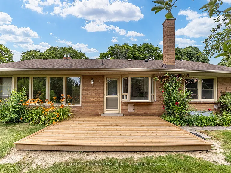 25 Abinger Cres — Photo 42