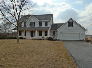 861 Dakota Dr, Woodstock, IL 60098