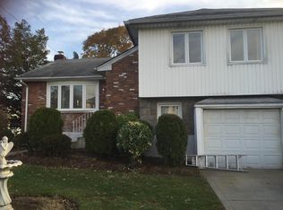 1101 Aurelia Ct, Valley Stream, NY 11580