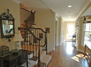 727 Highview Ter, Lake Forest, IL 60045