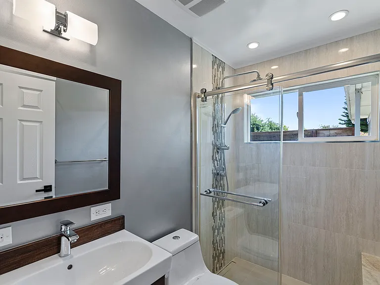 3438 Fife Way — Photo 32
