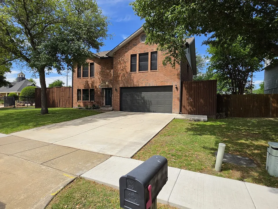 6511 White Oaks Ln
