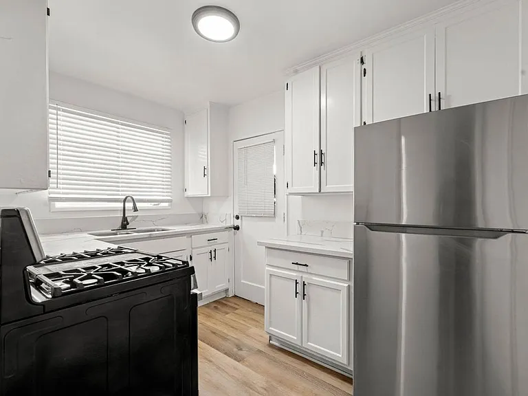 4320 Santa Rosalia Dr #AA — Photo 1