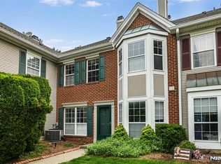 1030 Cumberland Ct #1030, Mahwah, NJ 07430
