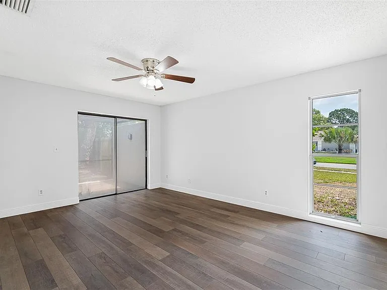 3601 Fairway Forest Cir — Photo 8