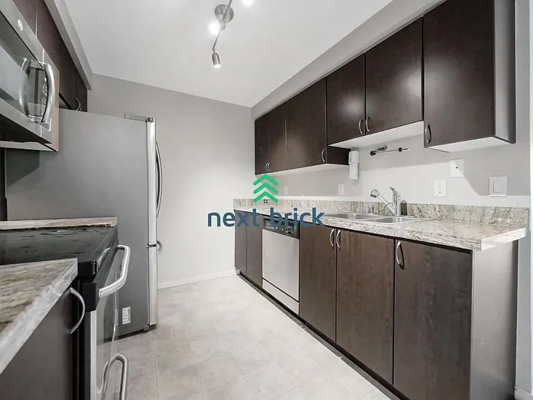 224 9th St #G301 — Photo 6